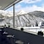 Hotel Justice - Ski IN Ski OUT - Private bathroom, next to the ski lift station