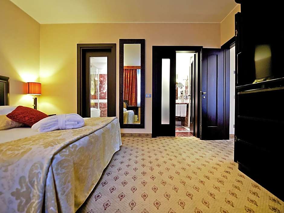 Mercure Roma West