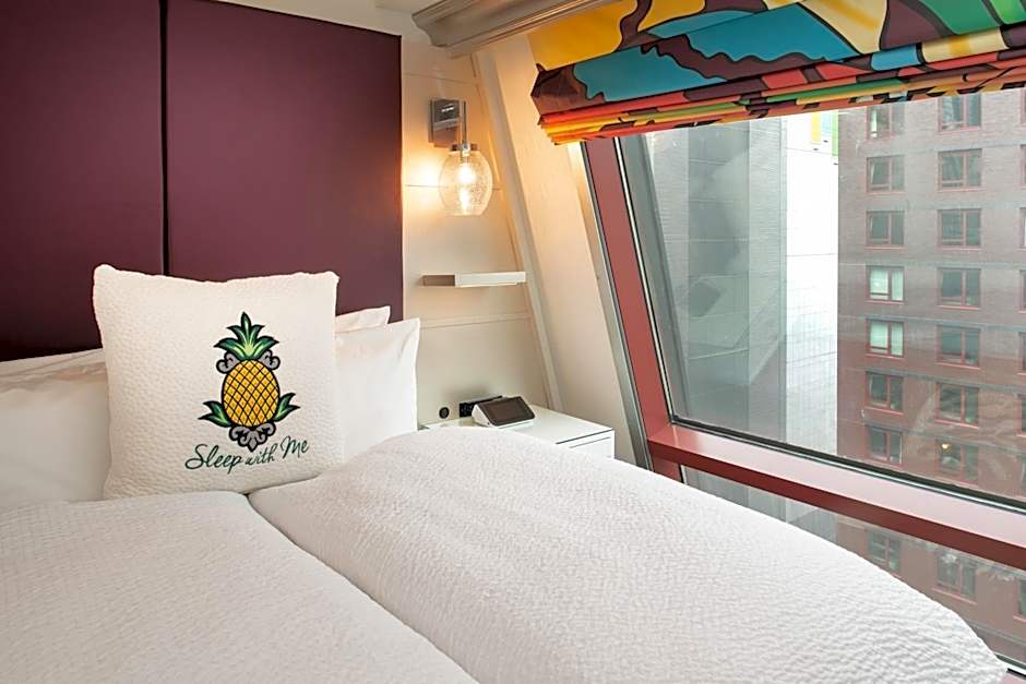 Staypineapple, An Artful Hotel, Midtown