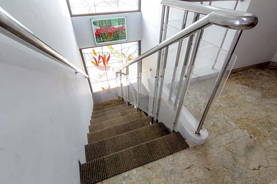 Embe Enem Homestay by ZUZU