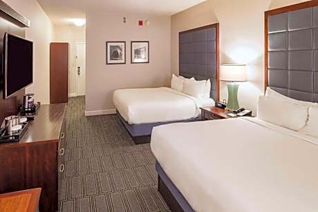 Deluxe Queen Room with Two Queen Beds