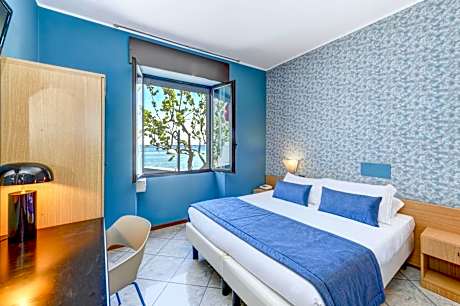 Classic Room with Lake View