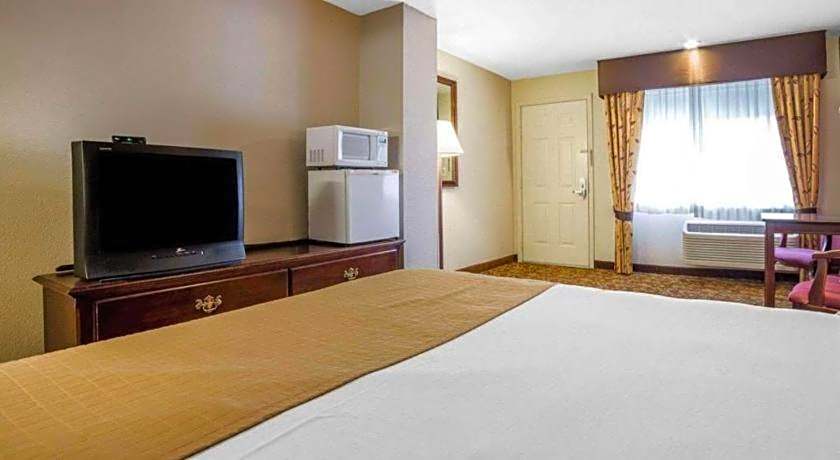 Quality Inn & Suites Minden