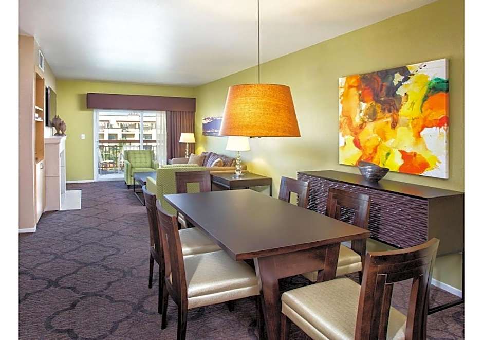 Deluxe 3-BR Condo - Lazy River Summer Fun - Special Offer Now!
