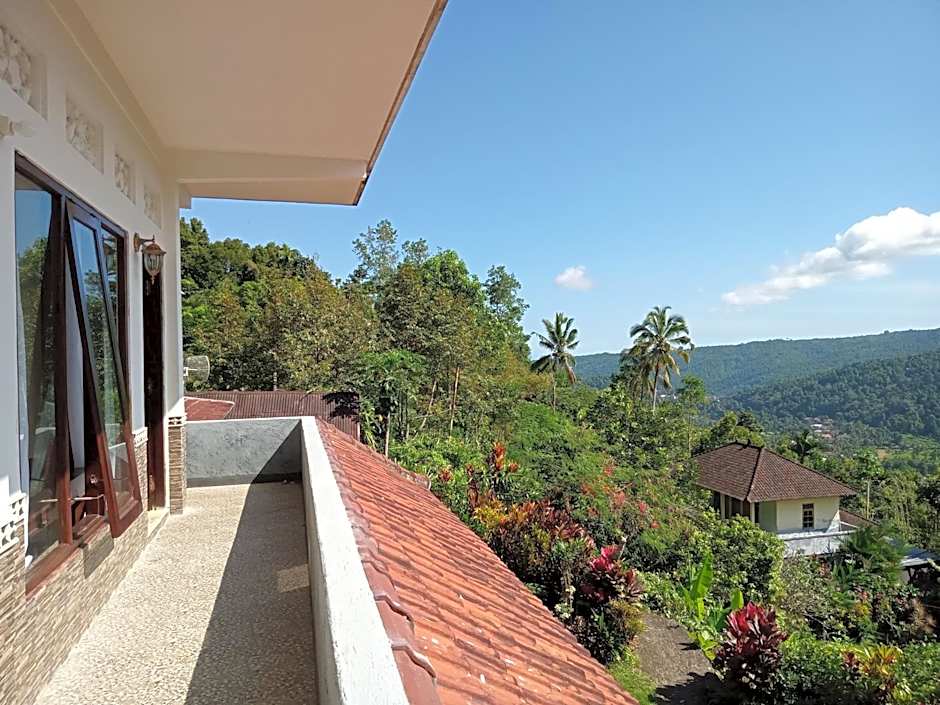 Aris Homestay and Warung Made