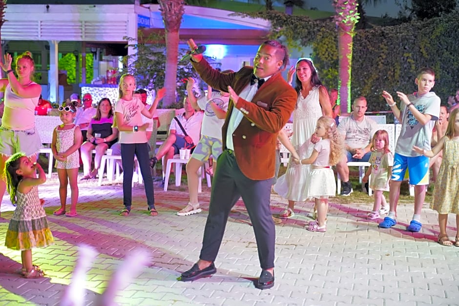 J'Adore Deluxe Hotel & Spa