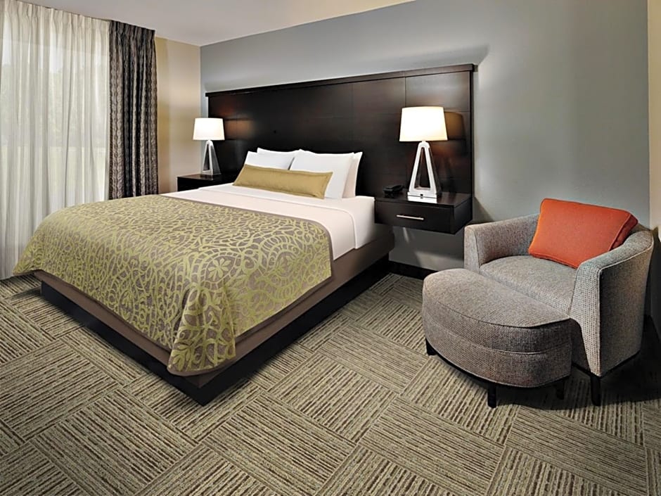 Staybridge Suites Dearborn Mi