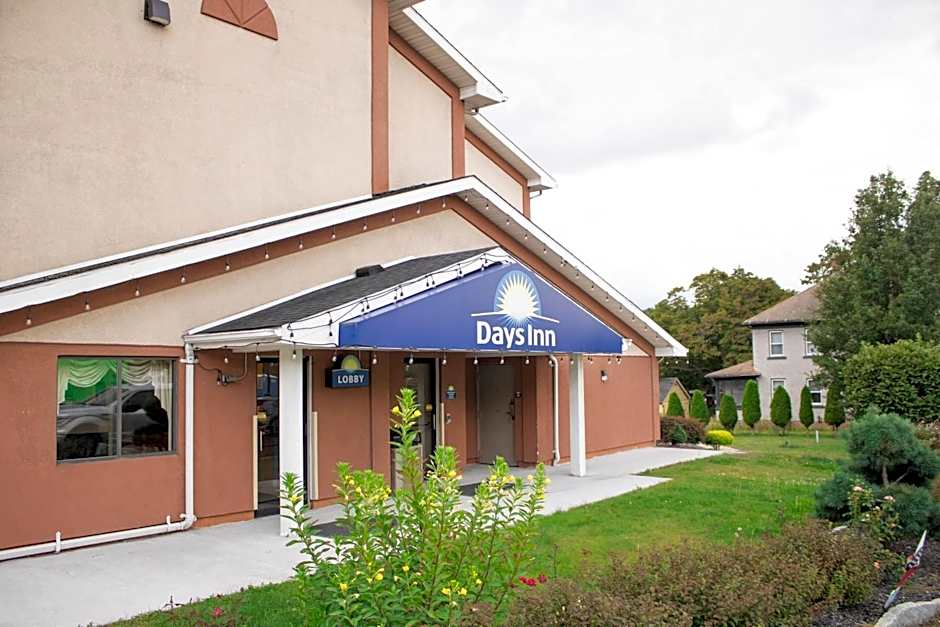 Days Inn by Wyndham Torrington