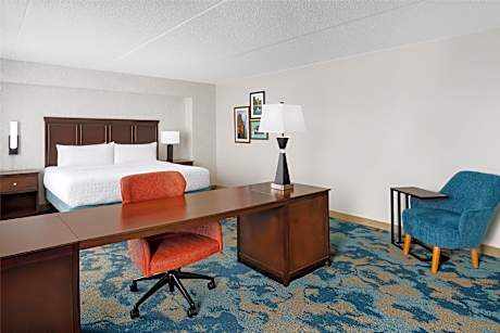 Corner King Room W/ Sofabed City View Nonsmok