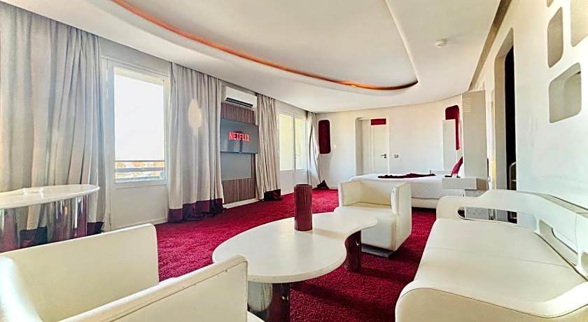 La Renaissance Hotel