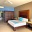 Casa del Puerto by MIJ - Beachfront Hotel