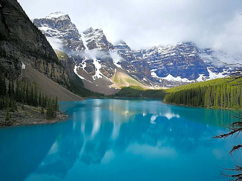 Sunny Tranquil Woods Turret in Falcon Crest Lodge