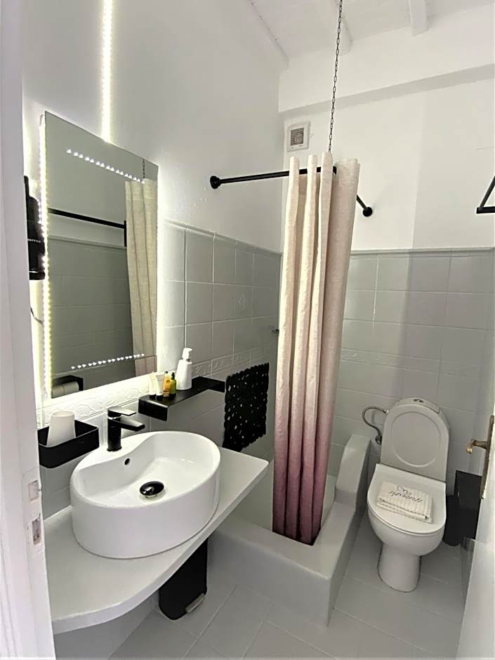 Apsenti couples only