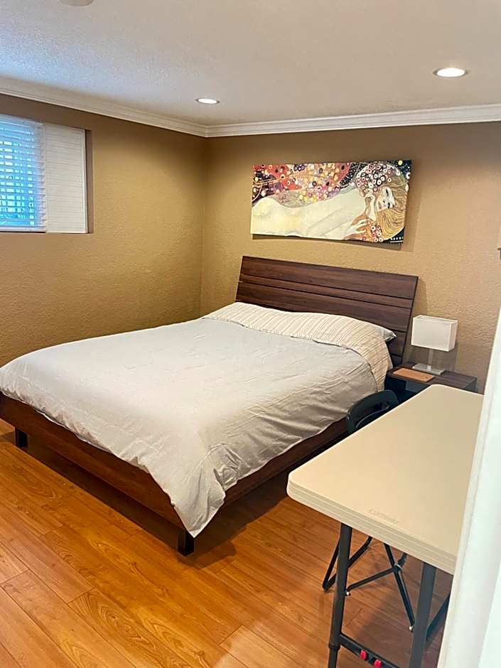 Arbutus Jasmine room