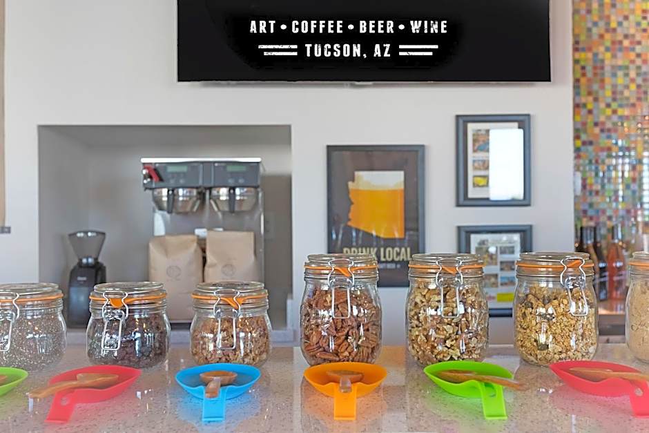 Hotel McCoy - Art, Coffee, Beer, Wine