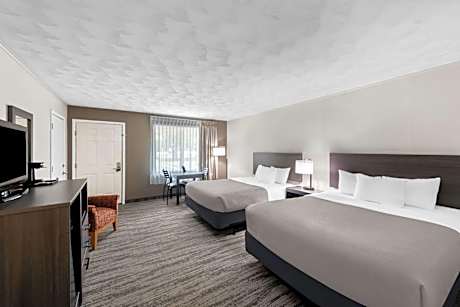 Superior Queen Room with Two Queen Beds - Non-Smoking