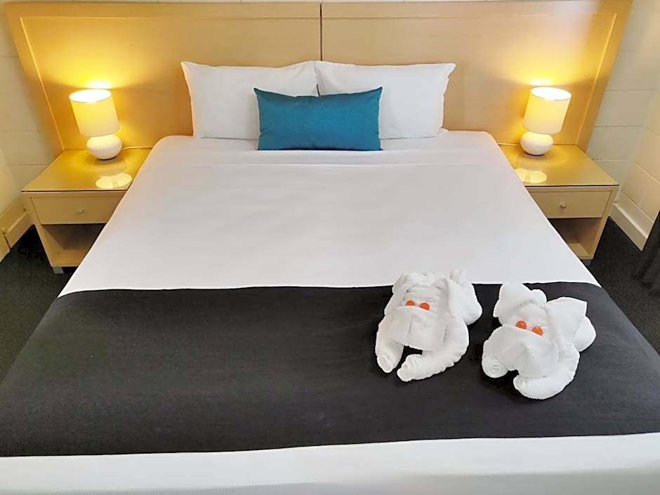 Coconut Grove Holiday Apartments