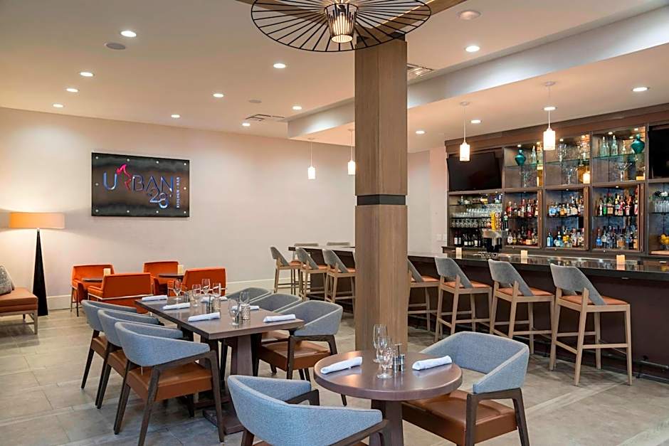 Sonesta Hotel Grand Rapids Airport