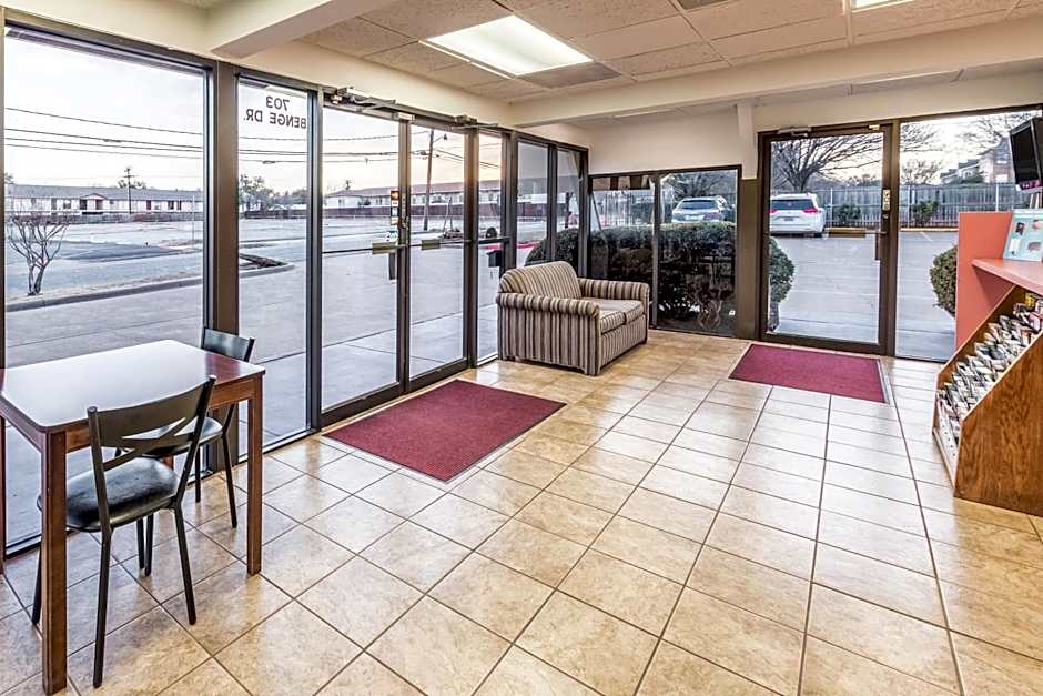 Motel 6-Arlington, TX - UTA