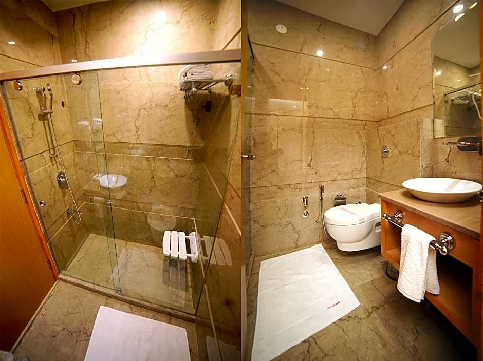 Hotel Landmark Near Golden Temple