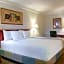La Quinta Inn & Suites by Wyndham New Orleans Veterans