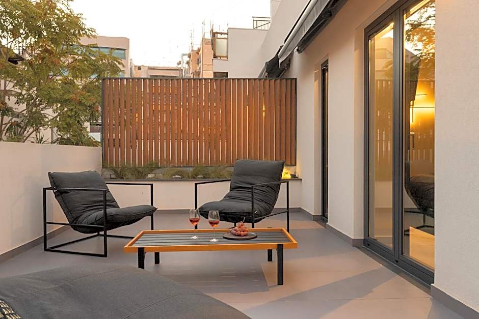 11 Enteka Acropolis Suites