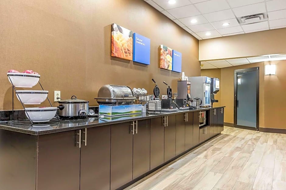 Comfort Inn Alton near I-255