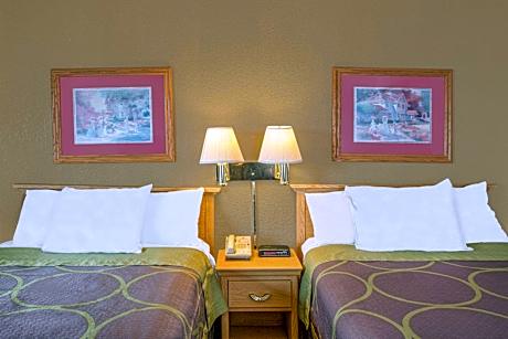 2 Double Beds Non-Smoking