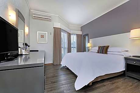 Executive, Larger Guest Room, 1 Queen