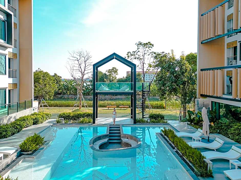 Crystal Srivaree Suvarnabhumi Hotel