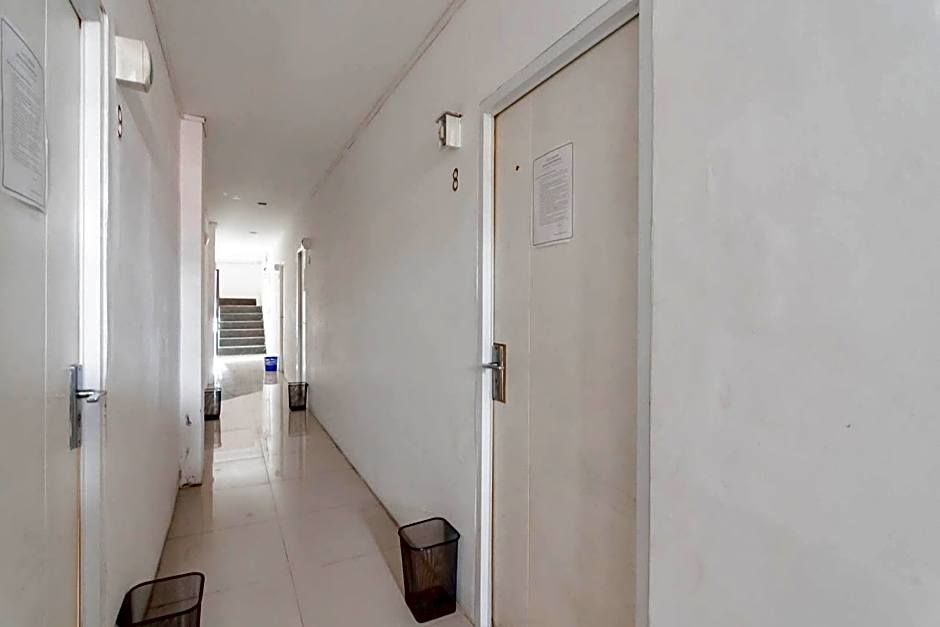 RedDoorz near Trans Studio Mall Bongo Residence