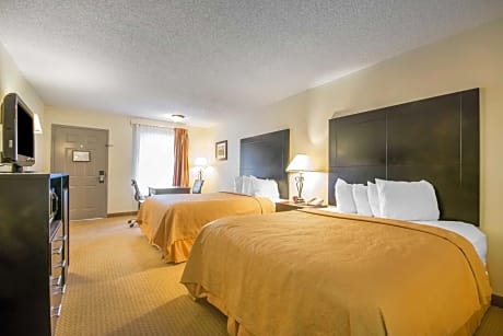 2 Queen Beds Smoking