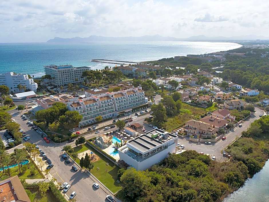 Mar Hotels Playa de Muro Suites