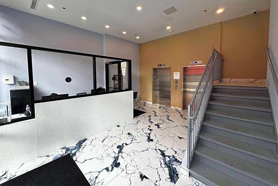 Super 8 by Wyndham Brooklyn Fulton Street