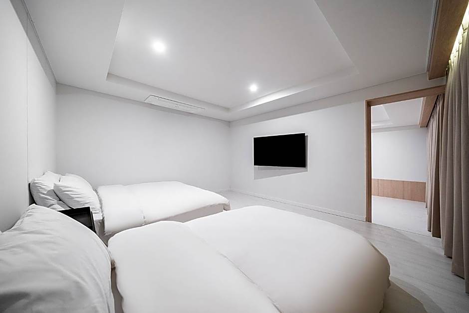 Geoje Mongdol Beach H Avenue Hotel