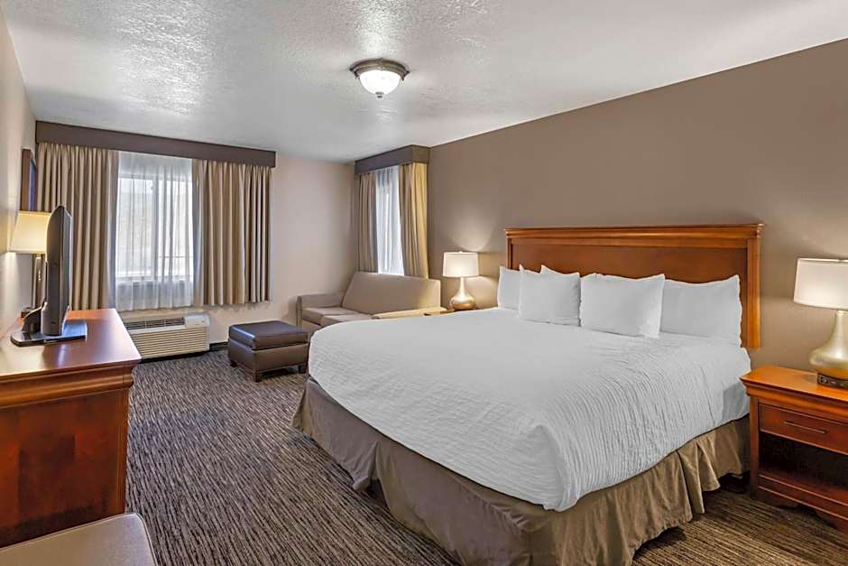 Best Western Plus Landmark Inn