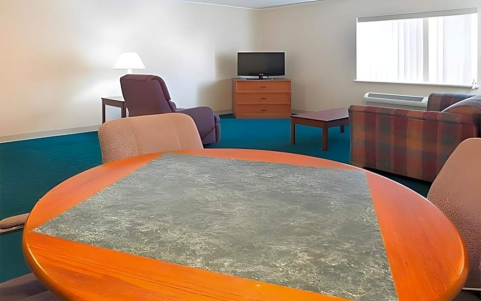 Norwood Inn & Suites Indianapolis East Post Drive