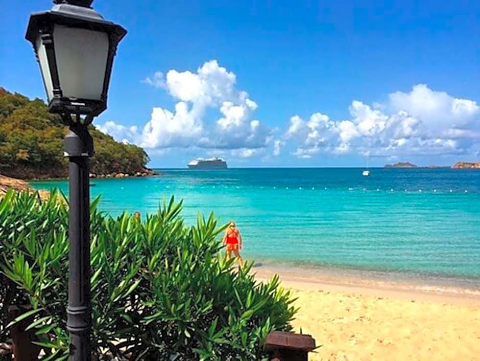 Lindbergh Bay Hotel and Villas