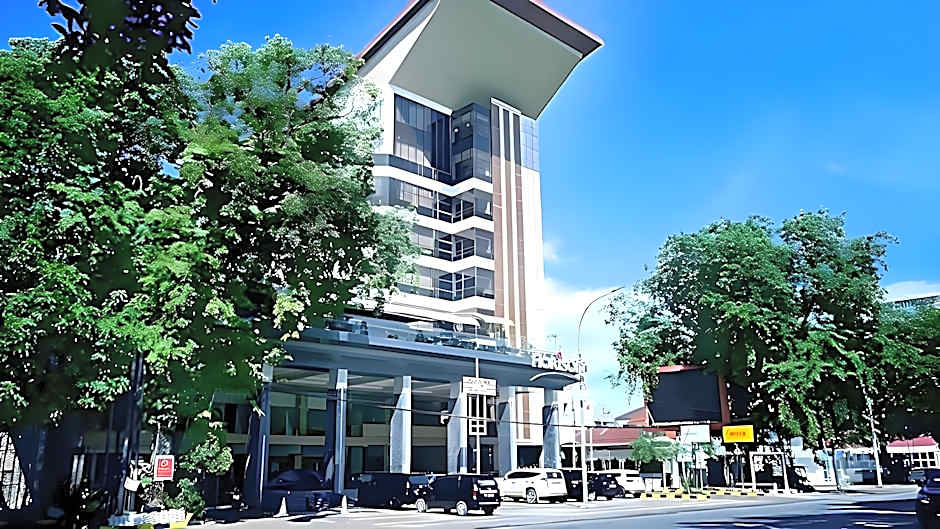 Horison Ultima Makassar