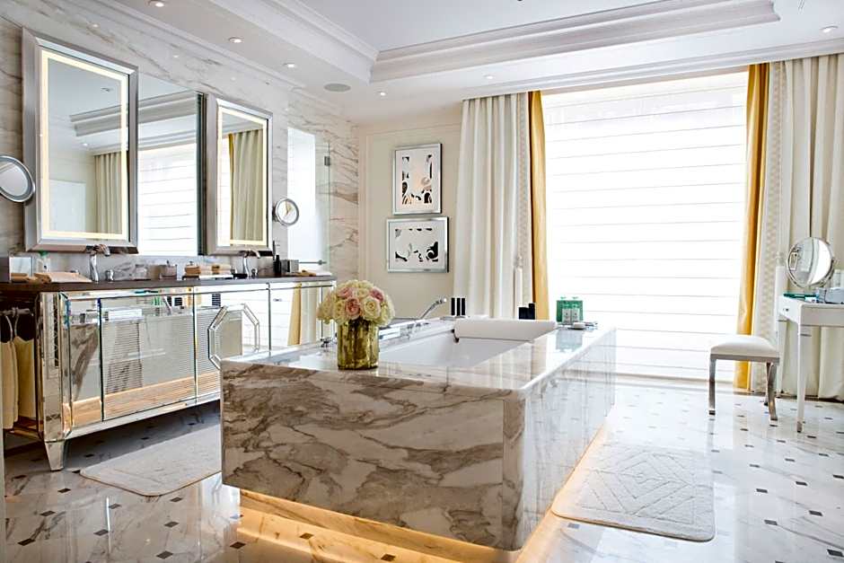 Four Seasons Hotel George V Paris