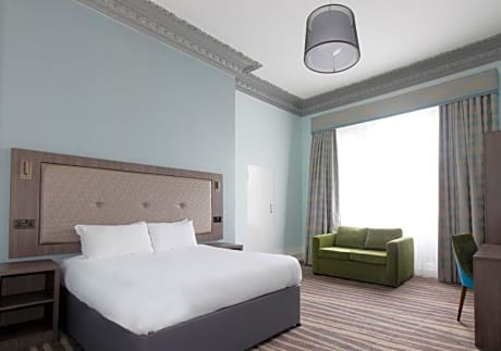 1 Double Bed Non-Smoking Executive Room Shower Only