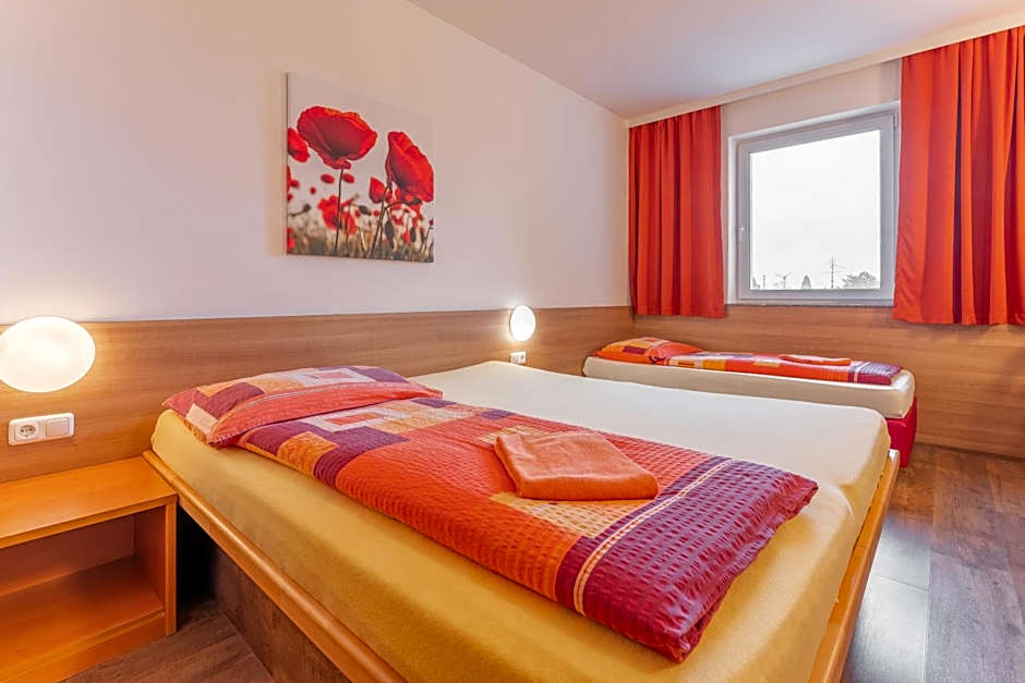 OEKOTEL Treffpunkt Föhrenhain