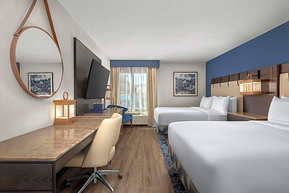 Hotel Westport Kansas City, Tapestry Collection by Hilton