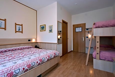 Comfort Quadruple Room