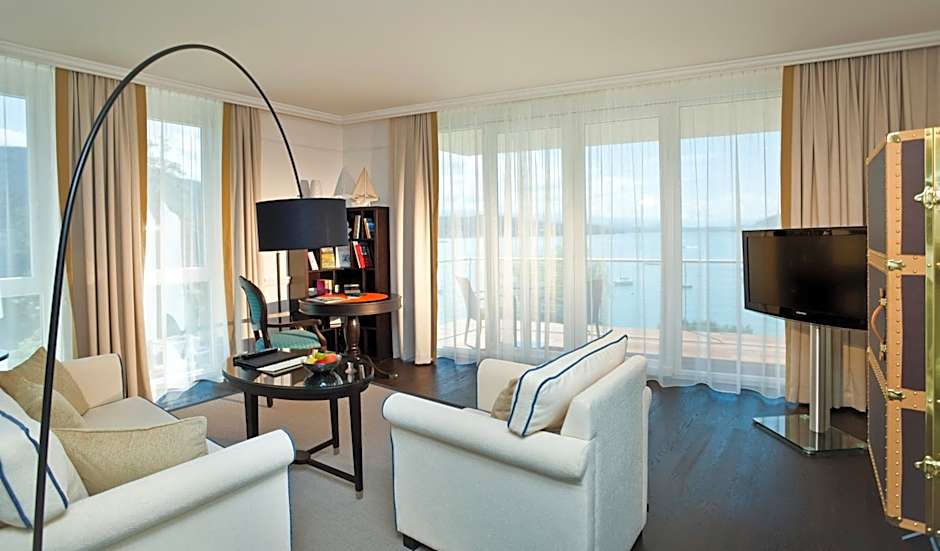 Lake's - My Lake Hotel