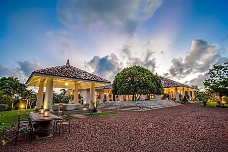 Villa Mayurana by Edwards Collection