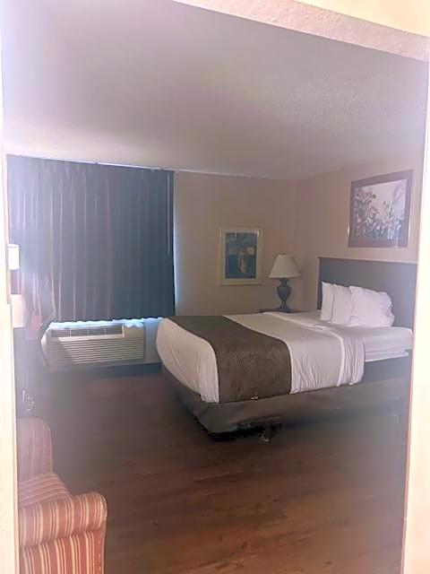 Baymont by Wyndham Battle Creek/I-94