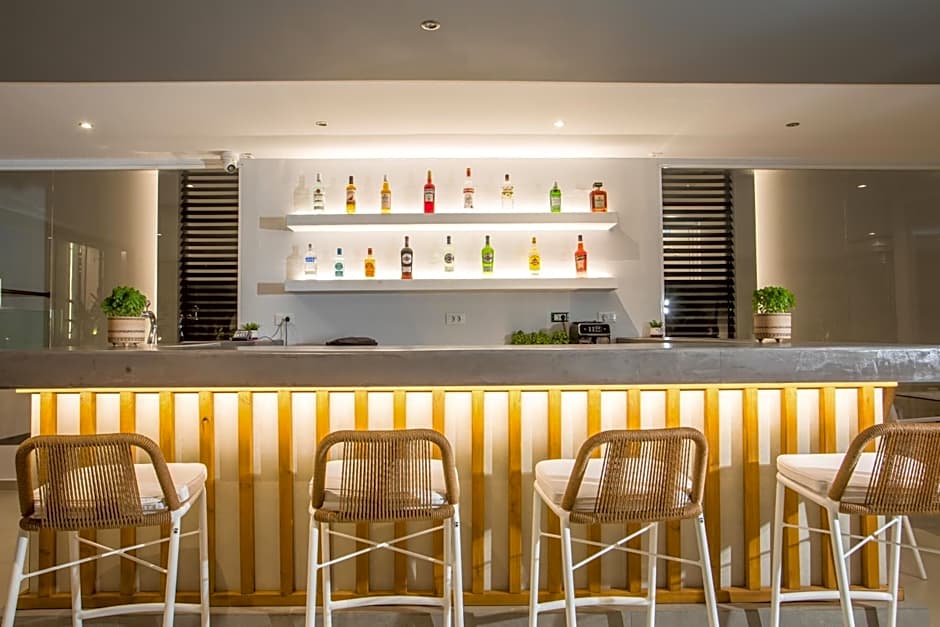 CasaStavris - Aparts & Pool Suites