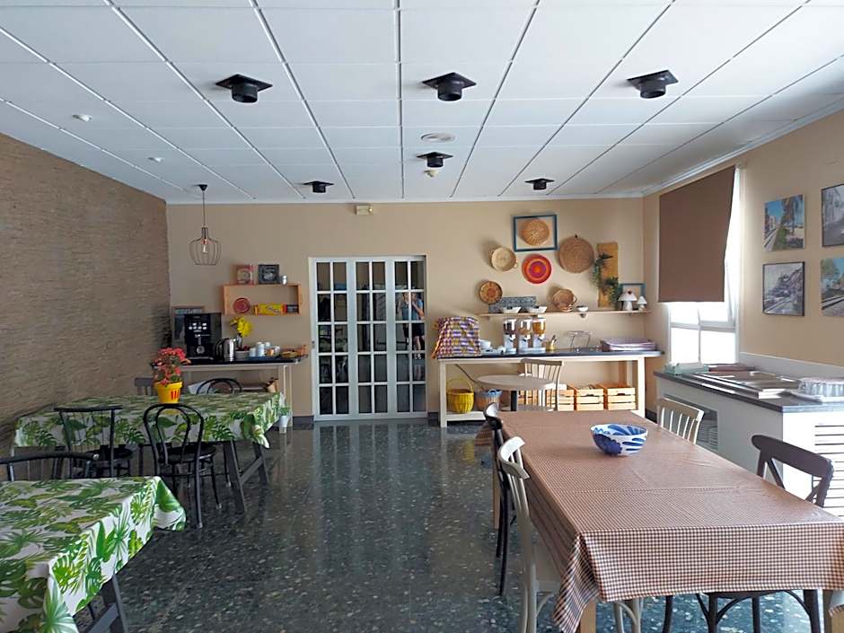 Hotel Mediterrani Express