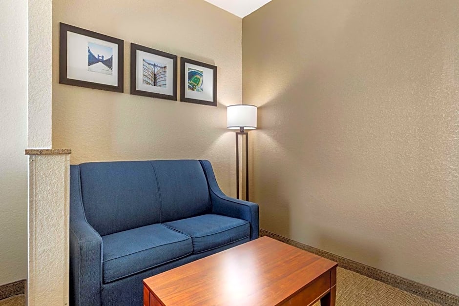 Comfort Suites Near Baylor University